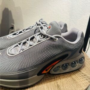 Nike Air Max Dn men's shoe in the "Particle Grey"
